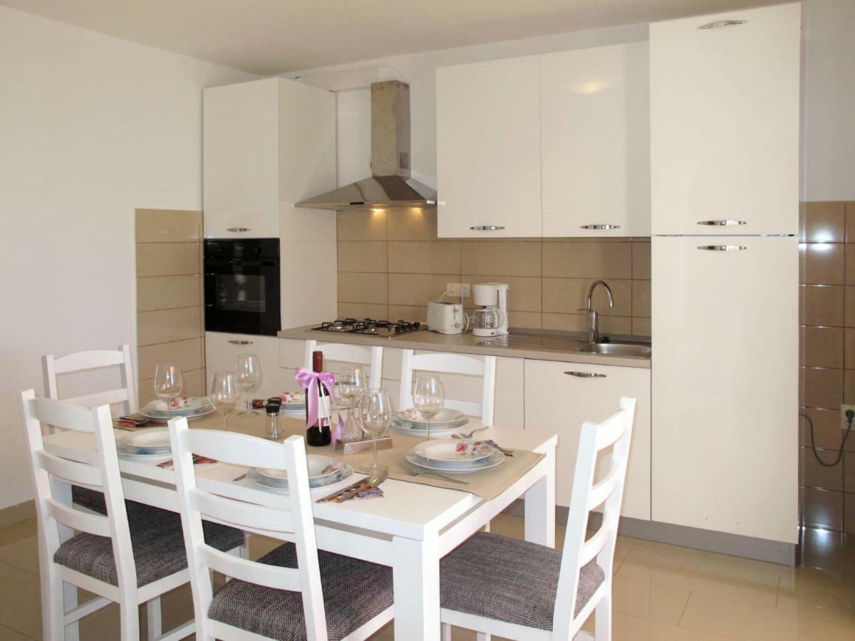 Apartment Luka - Nov103 By Interhome โนวีวีโนดอลสกี ภายนอก รูปภาพ